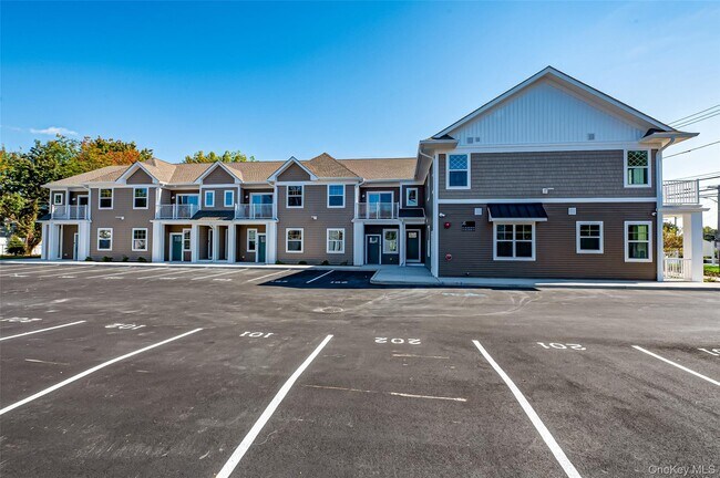 Building Photo - 1 Conklin St