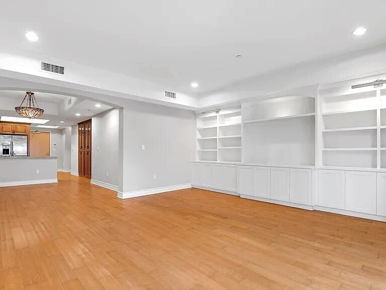Building Photo - 1530 S Centinela Ave