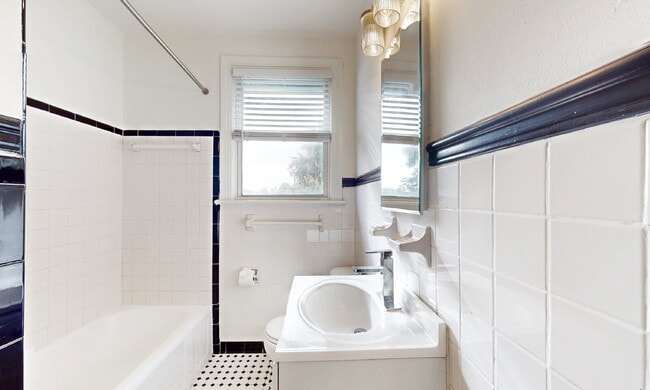 Building Photo - Pristine Neptune Beach Remodel: 2 Blocks to the Sand and Walkable to Everything!