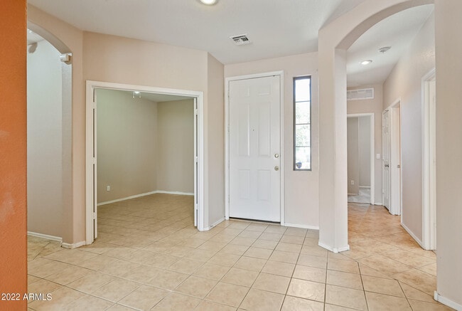 Building Photo - 1525 W St Kateri Dr
