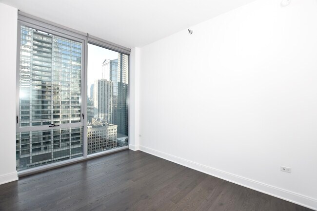 Building Photo - 60 E Randolph St