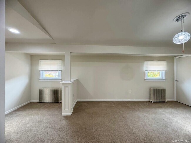 Building Photo - 5 Hall Ave