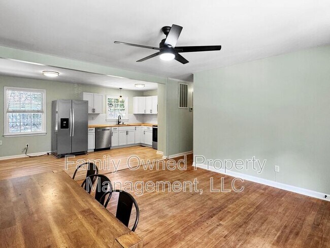 Building Photo - 2640 Orchid Ave