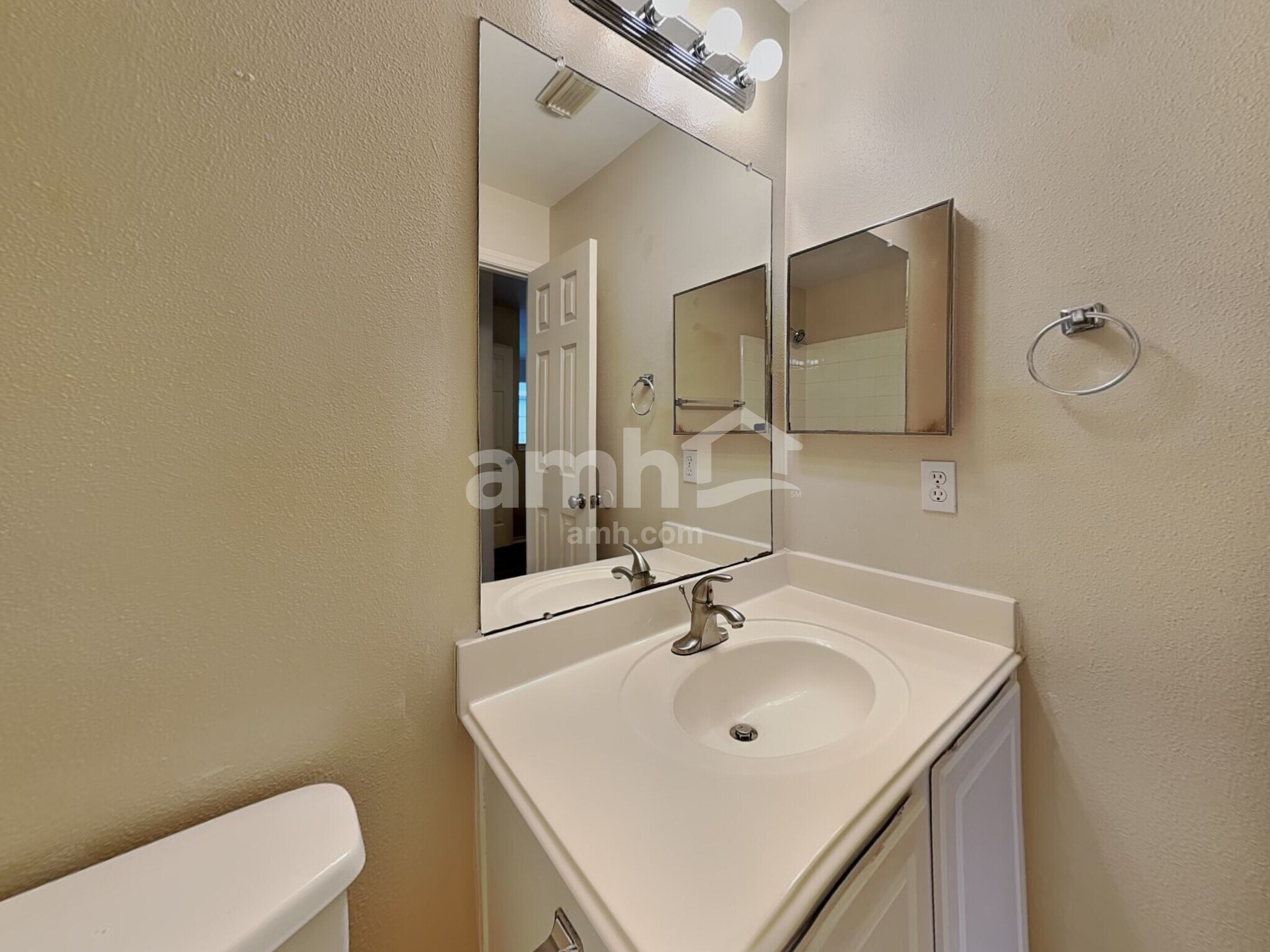 Building Photo - 16547 Beckland Ln