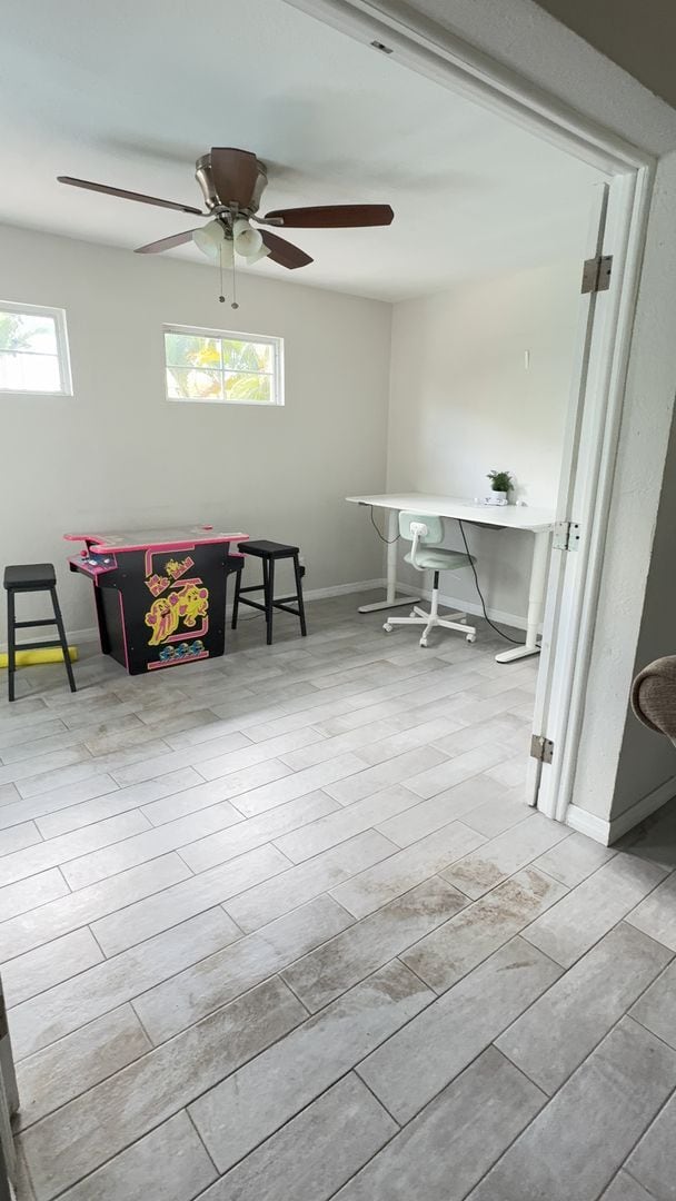 Building Photo - Fully Furnished 3 bedroom pool home in Largo