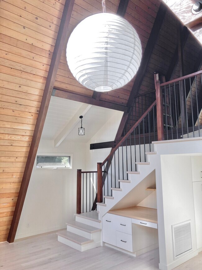 Building Photo - 10250 Seabury Ln