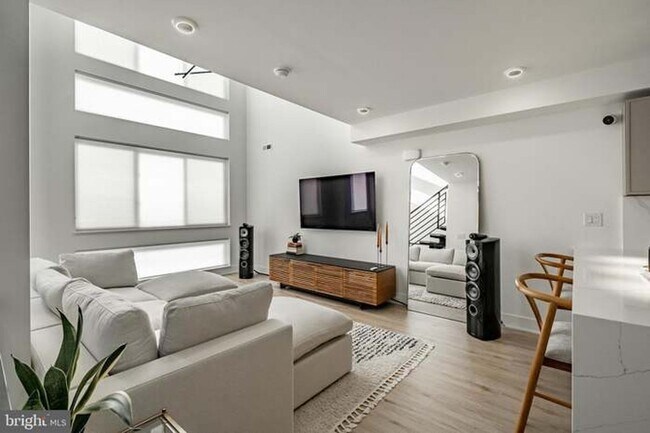 Building Photo - Hagert Street Estates