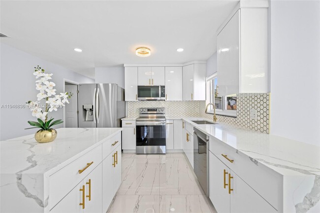 Building Photo - 1720 SW 13th St