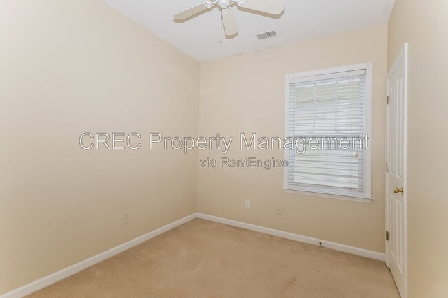 Building Photo - 105 Barberry St
