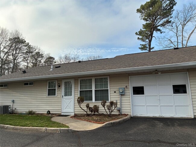 Building Photo - 353 Woodbridge Dr
