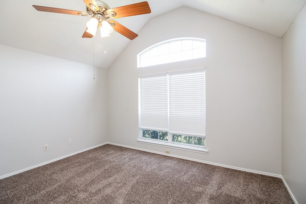 Building Photo - 2326 Weatherby Dr