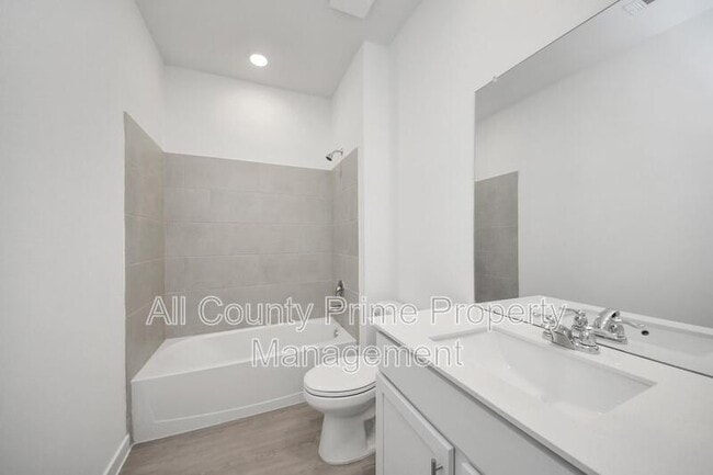 Building Photo - 3029 Avenida Sonoma Dr