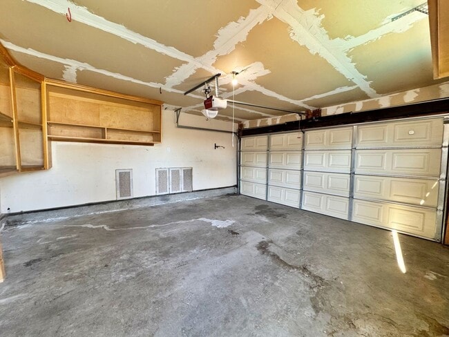 Building Photo - 3920 Clark Ave