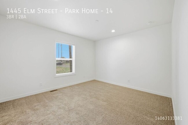 Building Photo - 1445 Elm St