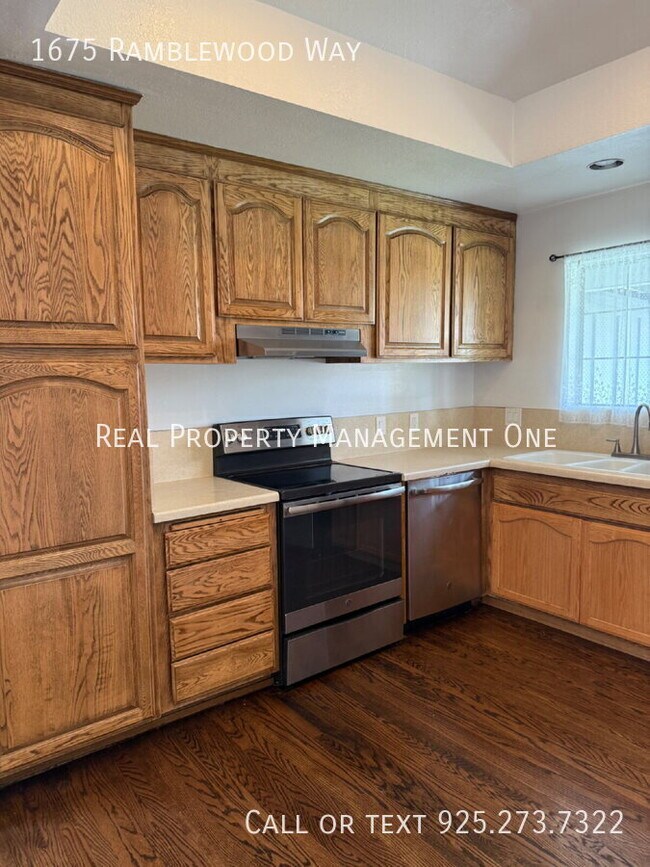 Building Photo - 1675 Ramblewood Way