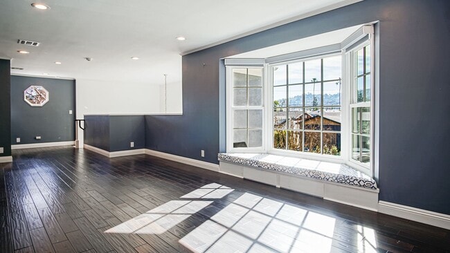 Building Photo - 5 bedroom, 5.5 bath, 4800 sq ft Prime Studio City Home with Pool and Hollywood Hills views