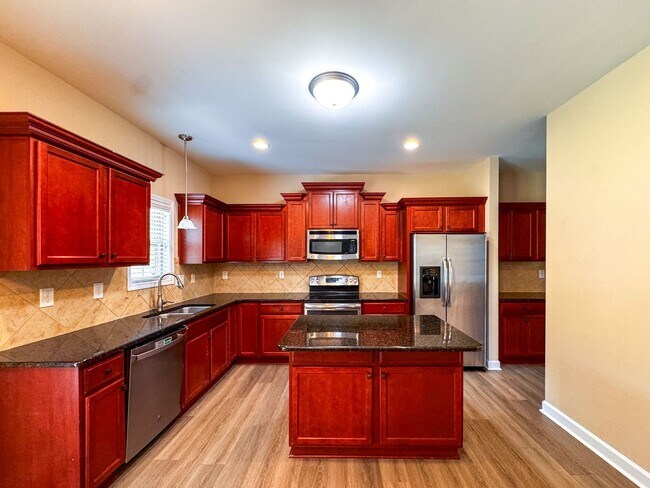 Building Photo - Well-Maintained 4 Bed 2.5 Bath Home in Westgate