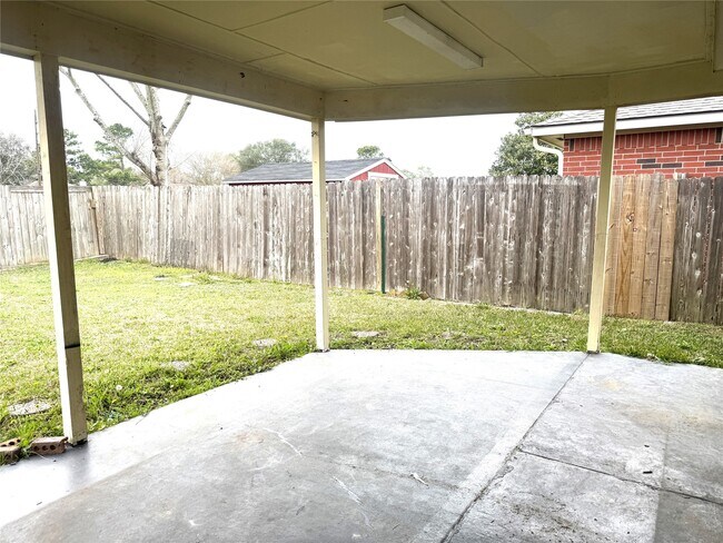 Building Photo - 8915 Canton Park Ln