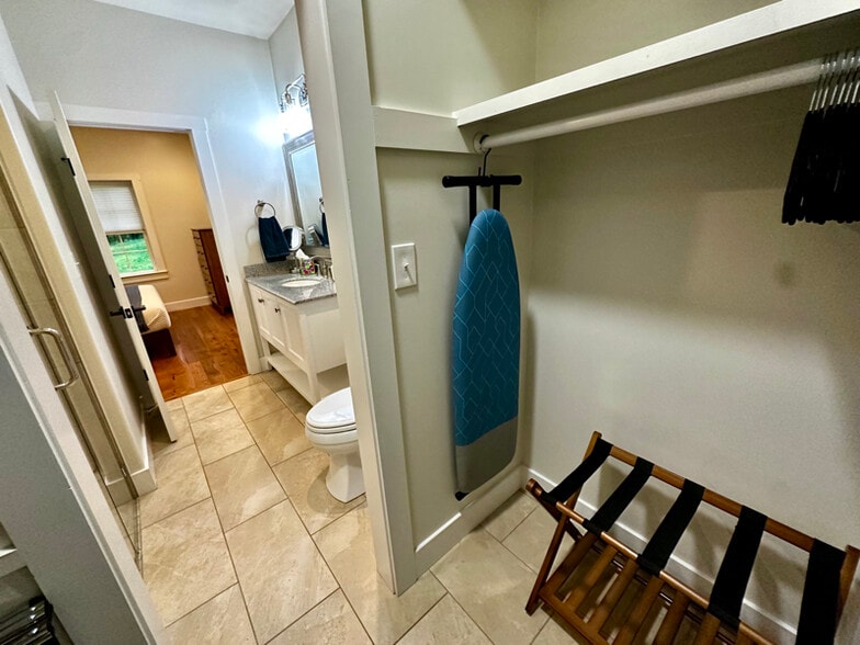 Building Photo - 41959 Sweet Spring Ln