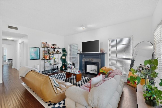 Building Photo - 5859 Frankford Rd