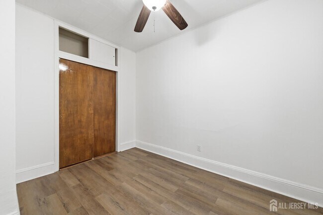 Building Photo - 182 Avenue F