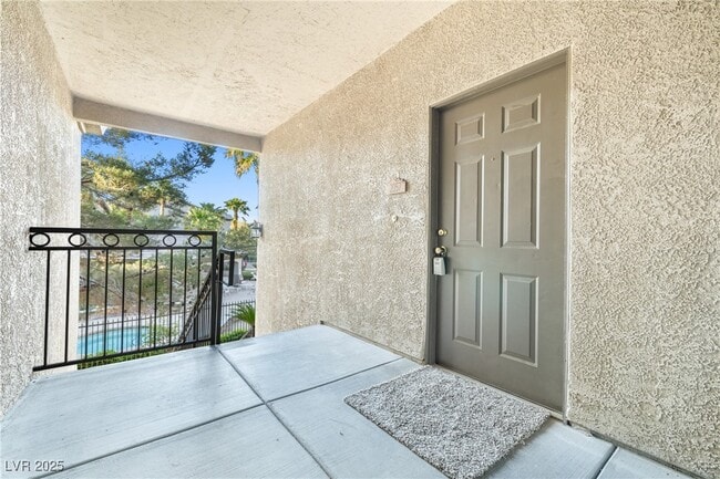 Building Photo - 8250 N Grand Canyon Dr