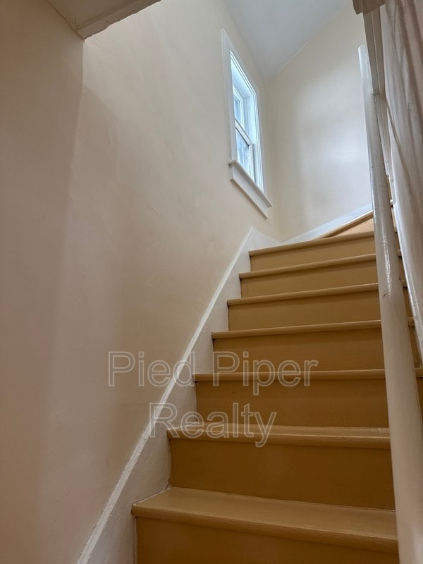 Building Photo - 742 W Homer St