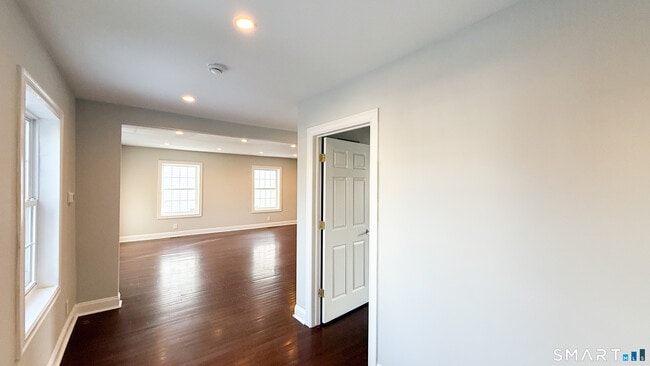 Building Photo - 271 Seaside Ave