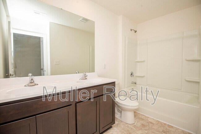 Building Photo - 173 Ash Ave