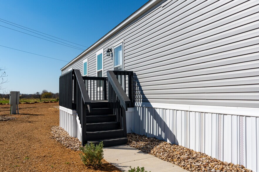 Building Photo - 133 Ponderosa Way