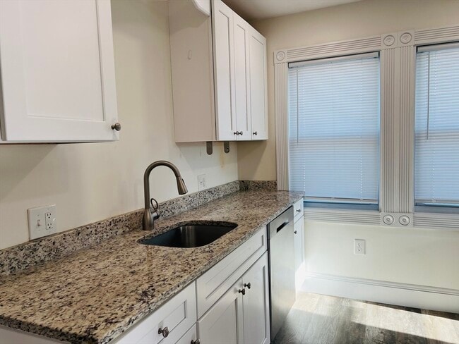 Building Photo - 128 Woodruff Ave