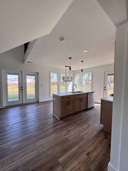 Building Photo - 424 Fowler Rd