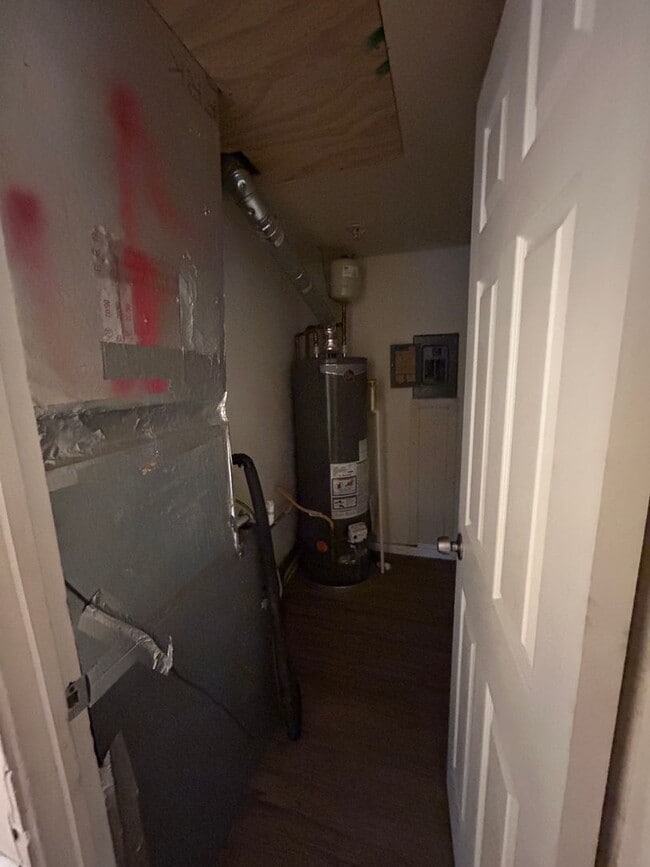 Building Photo - 73 Spence Ave