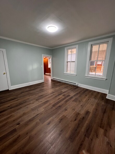 Building Photo - 32 S 14th St