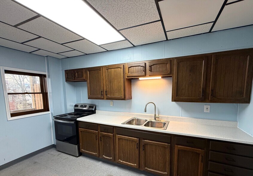 Building Photo - 314 E Dewart St