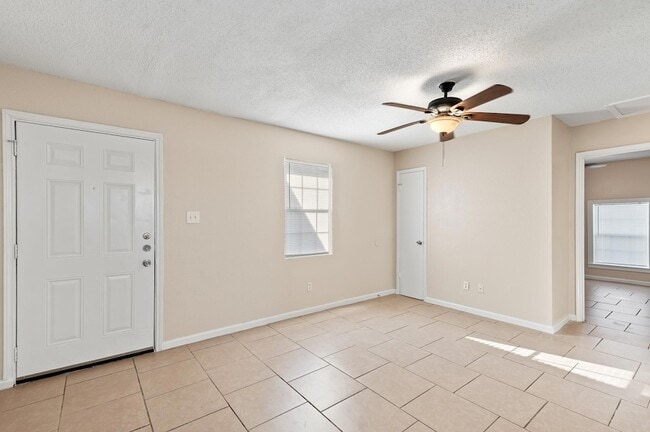 Building Photo - 410 Old Thorndale Rd