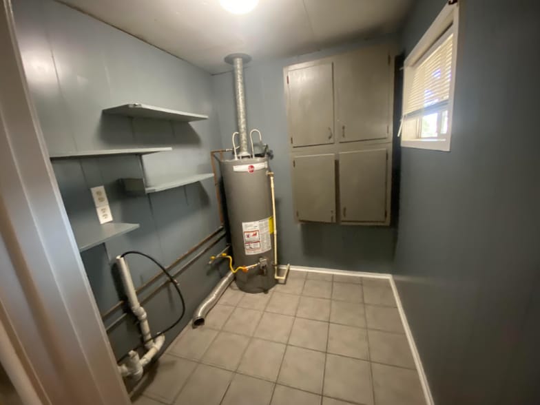 Building Photo - 409 Fieldcrest Dr