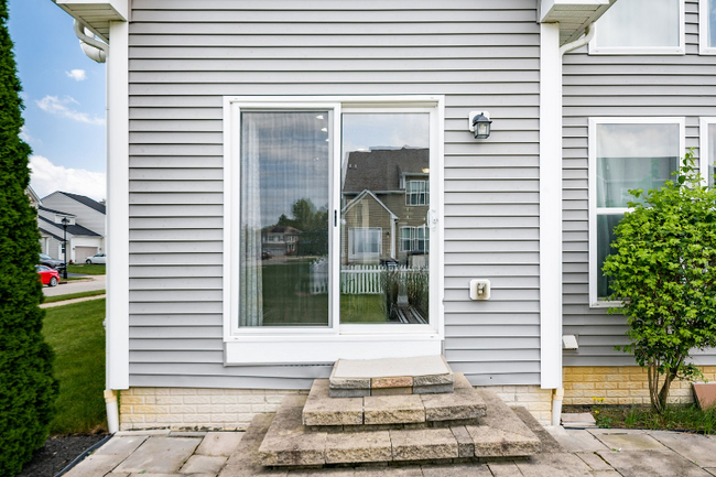Building Photo - 6138 Longwood Dr
