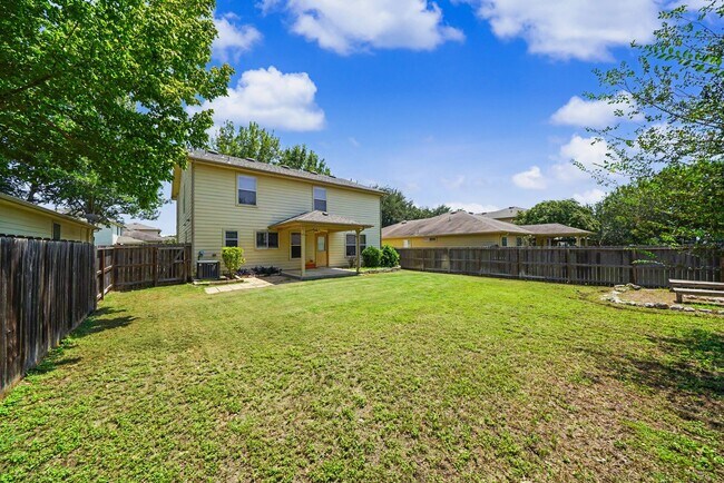 Building Photo - Spacious Cibolo Home Near Steele High School - Realtor Commission: $500