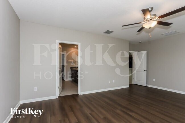 Building Photo - 10226 Bright Crystal Ave