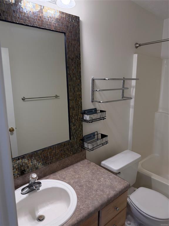 Building Photo - 6259 Bell Gables