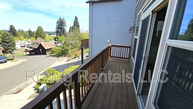 Building Photo - 1405 NE 71st Dr