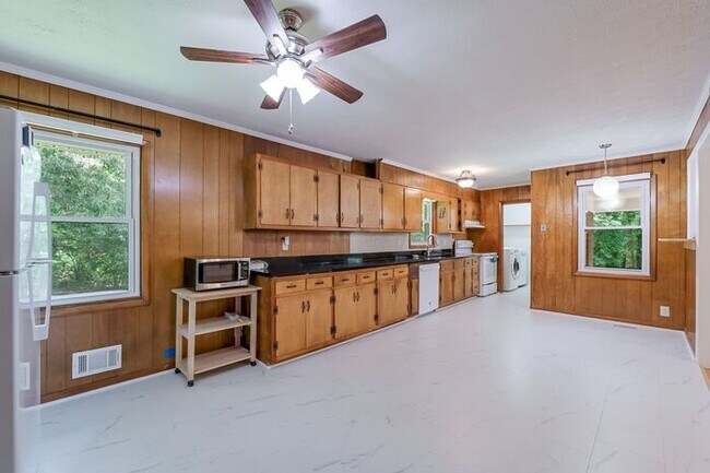Building Photo - 6758 Campground Rd