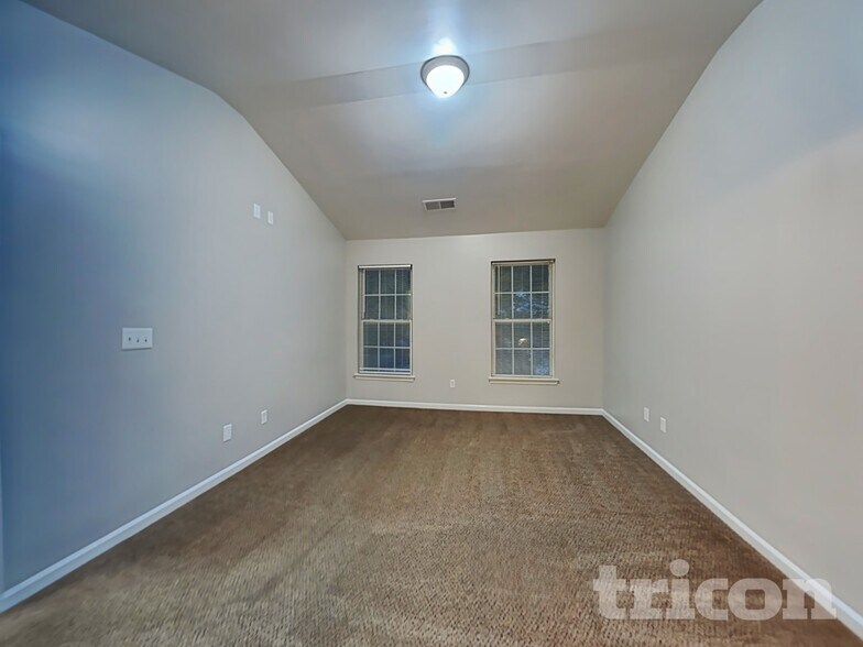 Building Photo - 310 Winding Canyon Dr