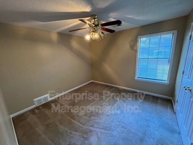 Building Photo - 384 Walnut Trace Dr