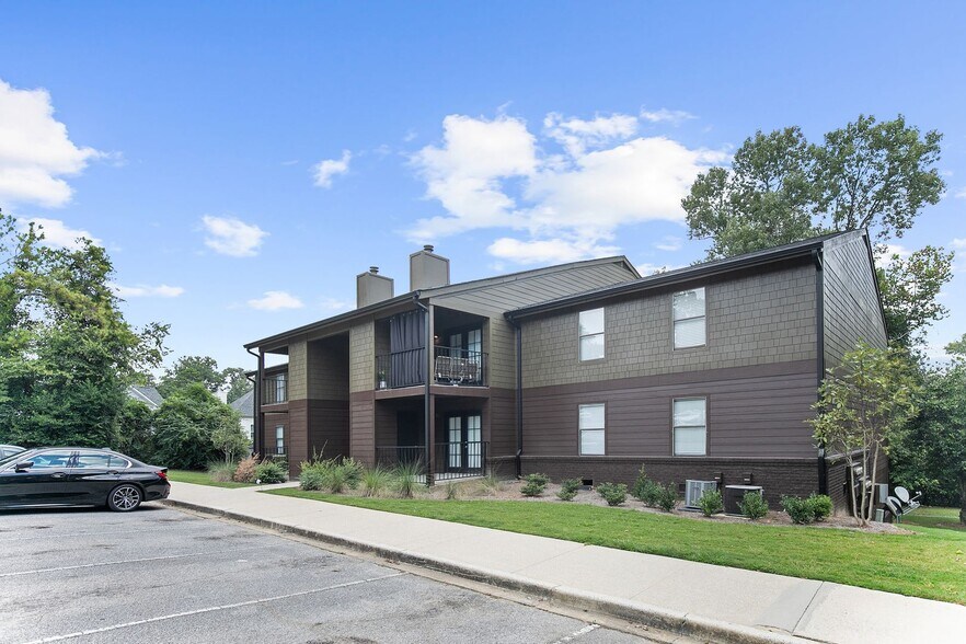 Interior Photo - Green Valley