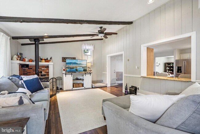 Building Photo - 608 Orchard Ct