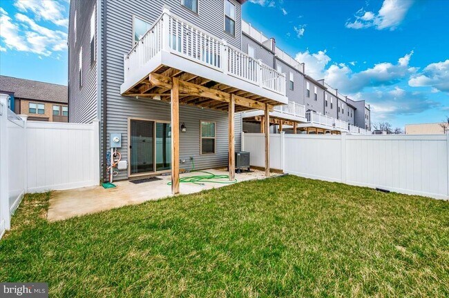 Building Photo - 45366 Daveno Square