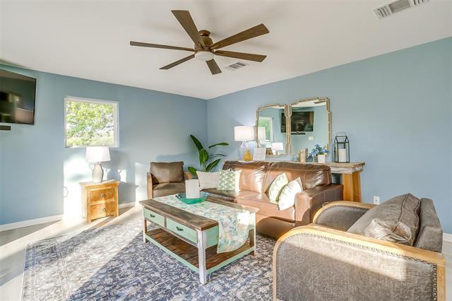 Building Photo - 520 Deer Trail