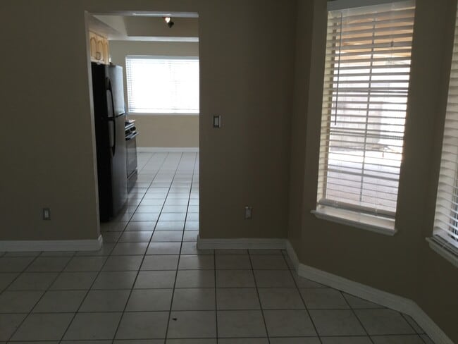 Building Photo - Gorgeous 3Bed/2.5Bath/Pool/Spa, 2-Story Home located in the NW part of the valley